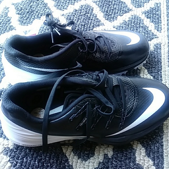 Nike womens cleats size 7.5 - Picture 2 of 4